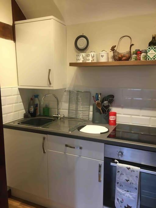 The Grooms Loft Self Contained Apartment Milton Abbas Екстер'єр фото