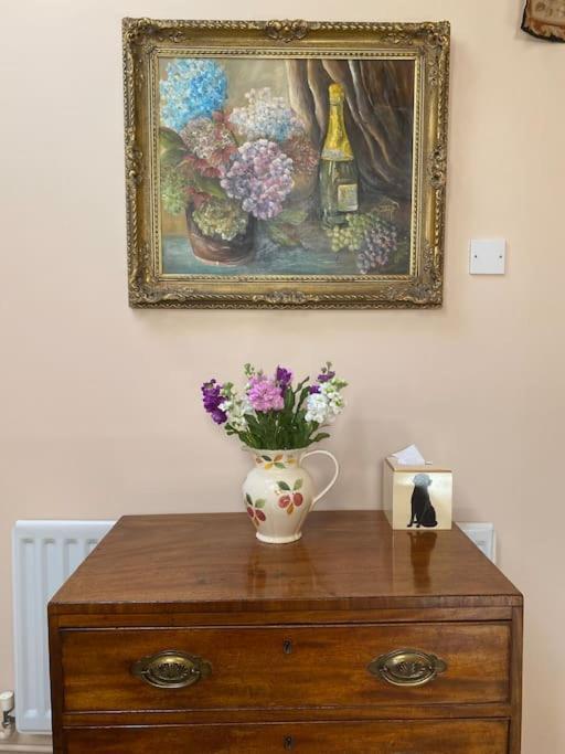 The Grooms Loft Self Contained Apartment Milton Abbas Екстер'єр фото